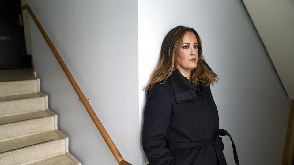 debattøren Halima El Abassi om hendes oplevelser som datter af marokkanske indvandrere - med social kontrol, arrangeret fætter-kusineægteskab og vold mod hende udført af brødre og far. Nu er hun aktuel med bogen <i>Niels Ahlmann Olesen/Ritzau Scanpix</i>