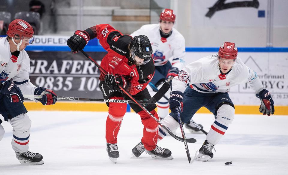 En konkurs i en nordjysk virksomhed har betydet et salg af en aktiepost i Aalborg Ishockey. <i>Arkivfoto: Torben Hansen</i>