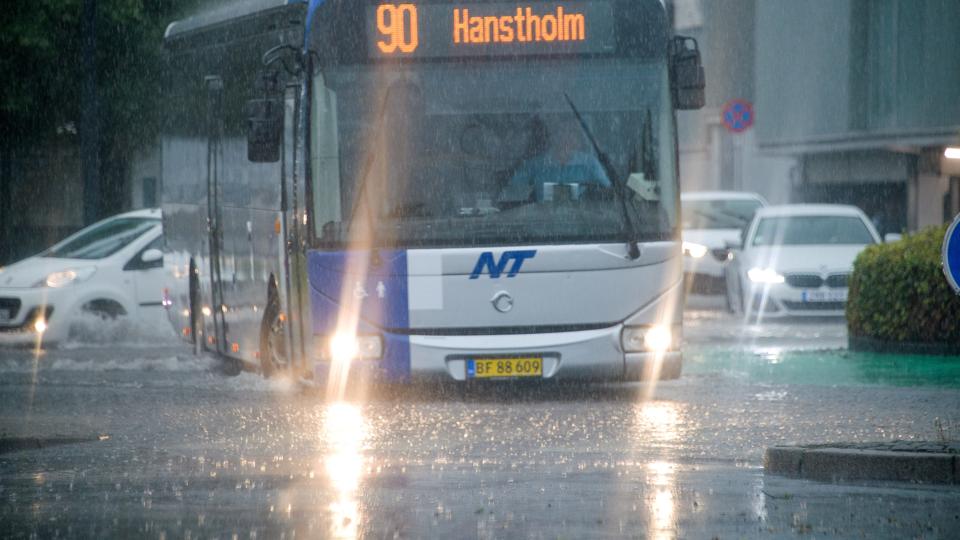 Pas på, hvis du skal ud at køre mandag, advarer DMI. <i>Arkivfoto: Bo Lehm</i>