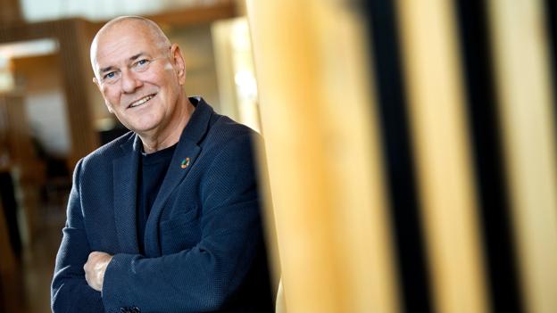 Peter Hansen (S) efterlyser tiltag, der kan reducere behovet for specialundervisning i stedet for, at byrådet "kører flere penge ned i et stort hul". <i>Arkivfoto: Lars Pauli</i>