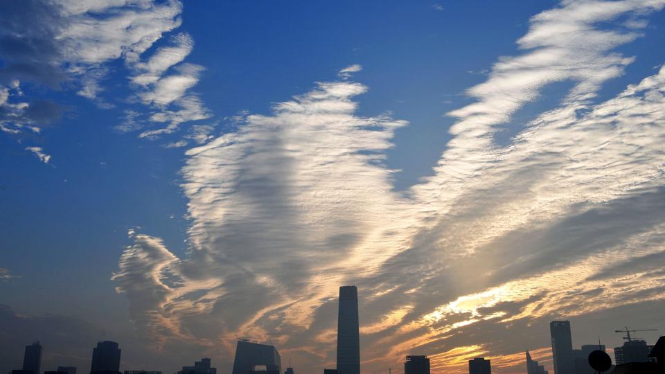 - Førhen, når der var smog, føltes det, som om jeg inhalerede støv, siger en indbygger om, hvordan luftkvaliteten var i Beijing for en halv snes år siden. <i>Frederic J. Brown/Ritzau Scanpix</i>