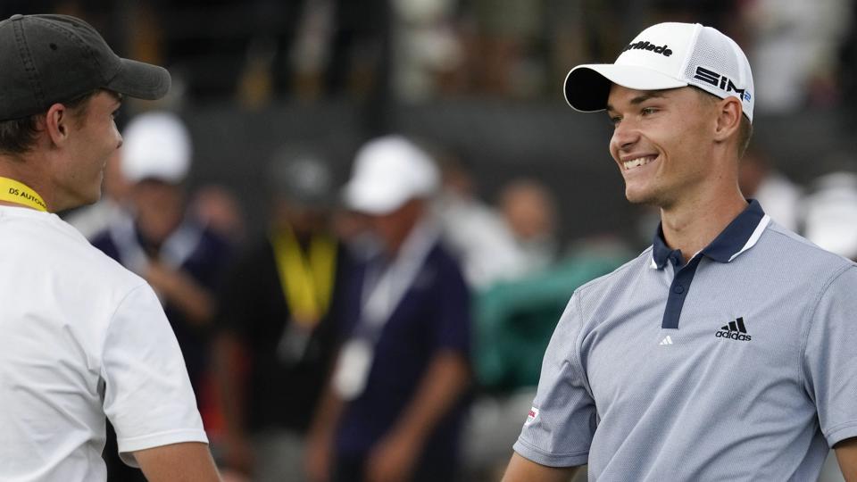 Tvillingebrødrene Nicolai (th.) og Rasmus Højgaard (tv.) anses i øjeblikket for at være de næste store stjerneskud inden for dansk golf. <i>Andrew Medichini/Ritzau Scanpix</i>