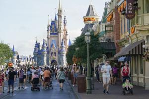 Genåbnede forlystelsesparker sender Disney på ret kurs