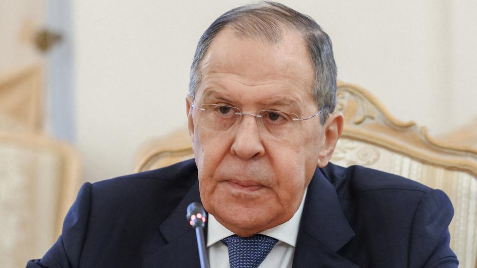 Ruslands udenrigsminister, Sergej Lavrov, sendte for godt en uge siden et brev med krav til et stort antal lande inden for Organisationen for Sikkerhed og Samarbejde i Europa, OSCE. Nu har EU og Nato svaret. <i>Russian Foreign Ministry/Reuters</i>