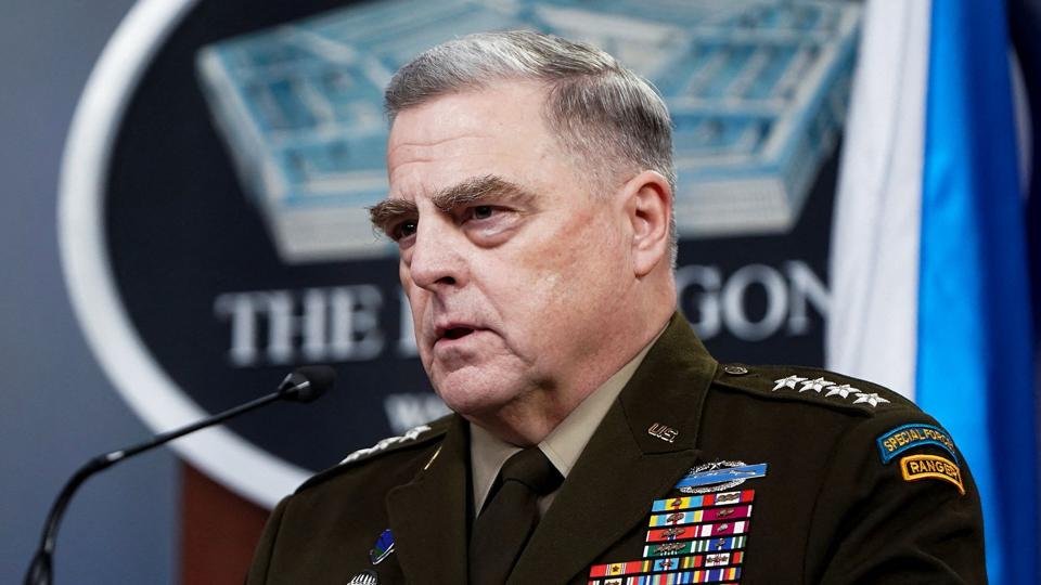 Lederen for USA's generalstab general Mark Milley har torsdag talt i telefon med den hviderussiske topgeneral Viktor Gulevitj. Baggrunden er, at russiske soldater deltager i en militærøvelse i Hviderusland tæt på på grænsen til Ukraine. (Arkivfoto) <i>Joshua Roberts/Reuters</i>