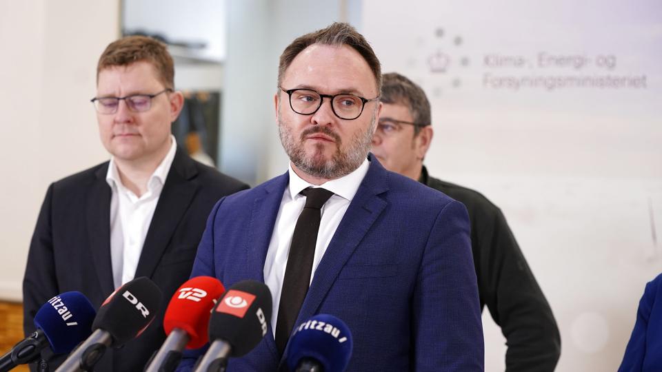 - Vi vil arbejde for et stop for nyinstallation af gas i Danmark. På sigt skal vi helt af med gas som opvarmningsform. Det skal simpelthen ikke være muligt at installere, siger klima- og energiminister Dan Jørgensen (S). <i>Liselotte Sabroe/Ritzau Scanpix</i>
