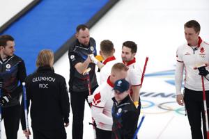 Øretæve fuldender tung OL-dag for danske curlingmænd