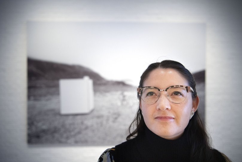 Laila Lund Altinbas havde ikke interesseret sig for grønlandske kunstnere, til hun stødte på Pia Arke - kunstneren der rammer lige ind i nutidens debat om det komplicerede forhold mellem Grønland og Danmark. Foto: Claus Søndberg <i>Foto: Claus Søndberg</i>
