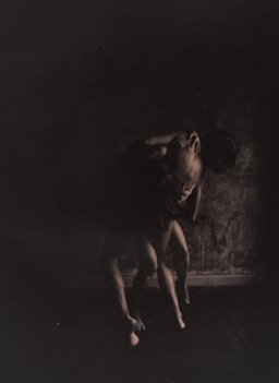 'Menneskefærd' fra 1981. Lis Steincke er blevet beskrevet som en pioner indenfor fotografi. Hun var sideløbende censor på flere censurerede udstillinger og bestyrelsesmedlem i Fyns Kunstfond fra 1986-93.