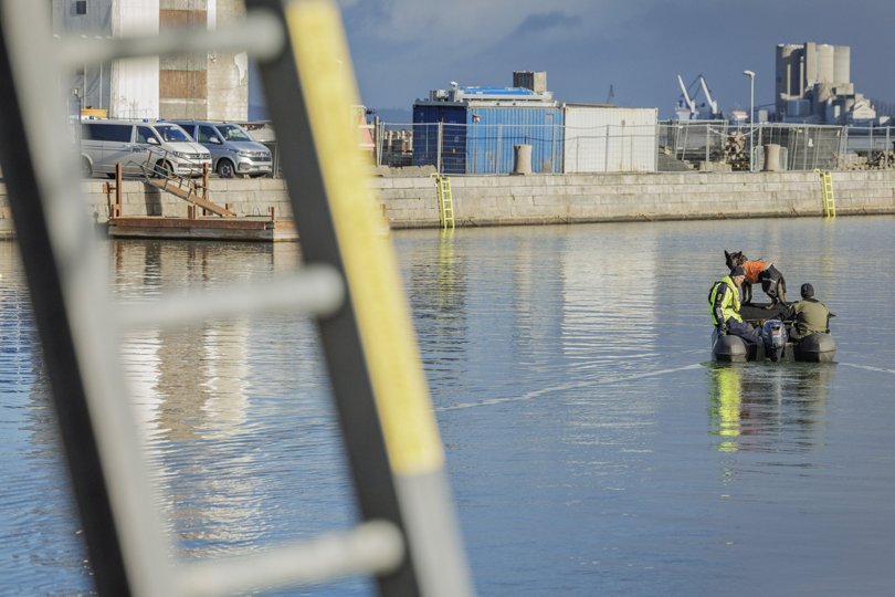 Politikerne i Aalborg vil nu have undersøgt om, der kan gøres mere ved sikkerheden på havnefronten i Aalborg efter den tragiske ulykke med en 21-årig mand. Foto. Martin Damgård