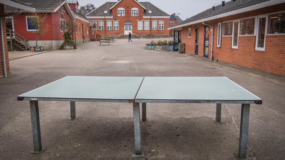 Det kan ikke passe, at Skelund Skole vurderes til at kunne sælges for en højere pris end skolen i Als, mener en lokal læserbrevsskribent. Udvalgsformand Svend Madsen (V) er tilbøjelig til at give ham ret. Arkivfoto: Martin Damgård