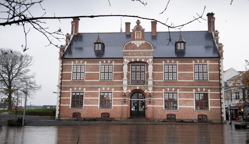 Realdania købte det gamle rådhus i Thisted tilbage i 2007, og siden er bygningen renoveret med respekt for Bindesbølls originale tegninger. <i>Foto: Peter Mørk</i>