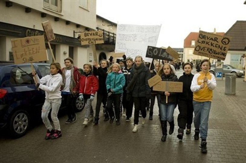 Løkken Skoles elever kæmpede for at beholde overbygningen. Det lykkedes, men eleverne modtager nu reklame for at tage til fodboldklassen i Hjørring. Arkivfoto: Hans Ravn
