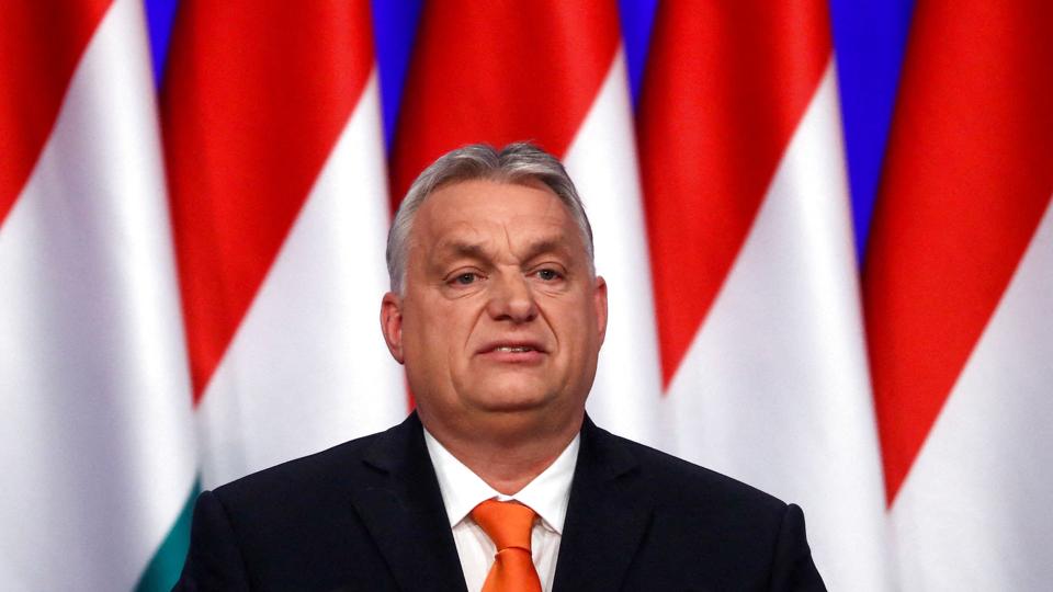 Ungarns regerende Fidesz-parti, der ledes af premierminister Viktor Orban, siger i en erklæring, at afgørelsen i Bruxelles er "politisk hævn" mod Budapest. <i>Bernadett Szabo/Reuters</i>