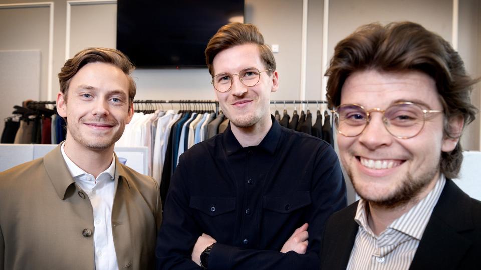 De tre barndomsvenner, Christian Aachmann, Kasper Ulrich og Christoffer Blak, præsenterer et nyt rekordregnskab for deres tøjvirksomhed Shaping New Tomorrow. Arkivfoto: Torben Hansen