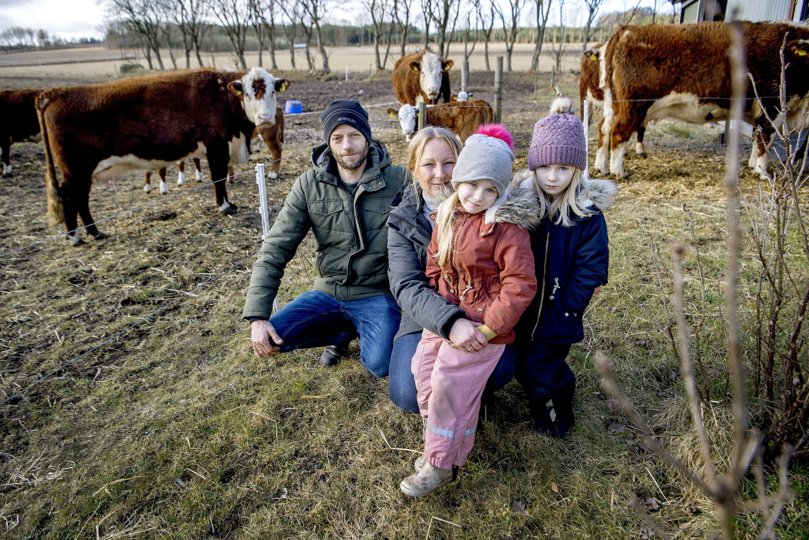 For familien Vall er det ikke bare et nyt sted at bo, men lige netop den livsform, de længe har ønsket sig. <i>Foto: Lars Pauli</i>