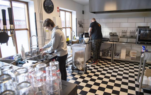 Mads Møller Jespersen har haft to ansatte, som fra december 2020 til februar 2021 gik hjemme på lønkompensation. <i>Foto: Kim Dahl Hansen</i>