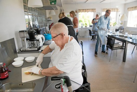 Rehabiliteringscentrene i Mou og Ulsted har gode erfaringer med at genoptræne ældre, der skal lære at blive mere selvhjulpne. Men pt. er de lukkede, fordi der er hårdt brug for medarbejderne andre steder. Arkivfoto: Lars Horn <i>Lars Horn / Baghuset</i>