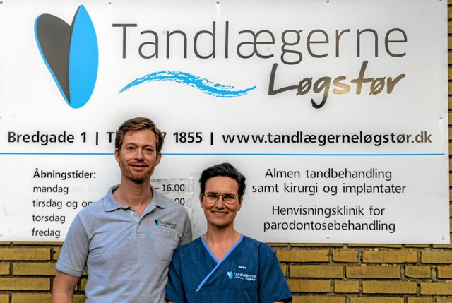 Tandlægerne Løgstør - Jacob Nielsen og Rikke Wedell Nielsen Nielsen - her foran klinikken i Bredgade. Foto: Mogens Lynge