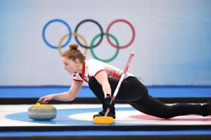 Curlingkvinder smider føring og taber til Sydkorea