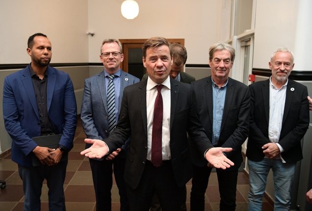 Forligspartierne præsenterede torsdag aften budgetforliget for Aalborg Kommune. Foto. Bo Lehm