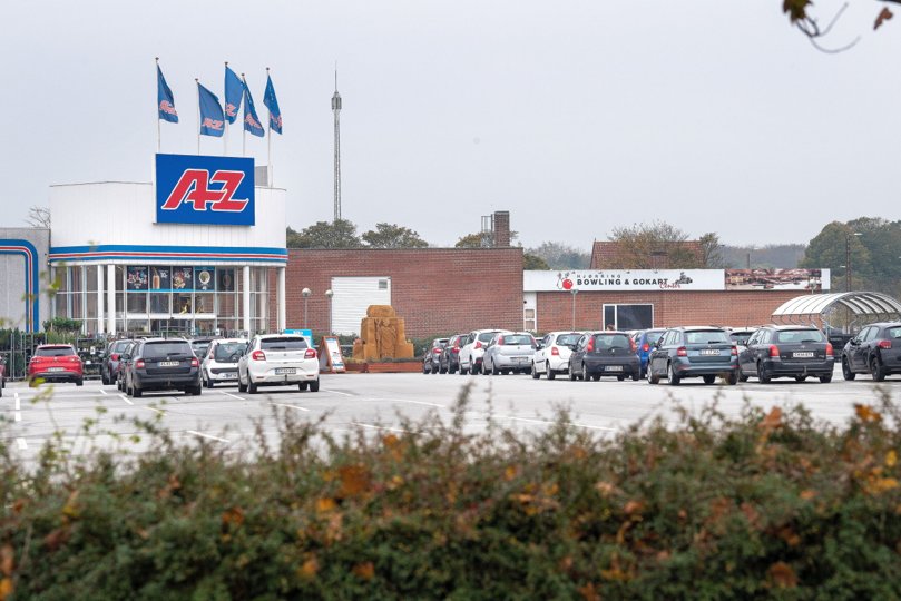Der blev fyret kanonslag og andet knaldfyrværkeri af på p-pladsen ved A-Z. Arkivfoto