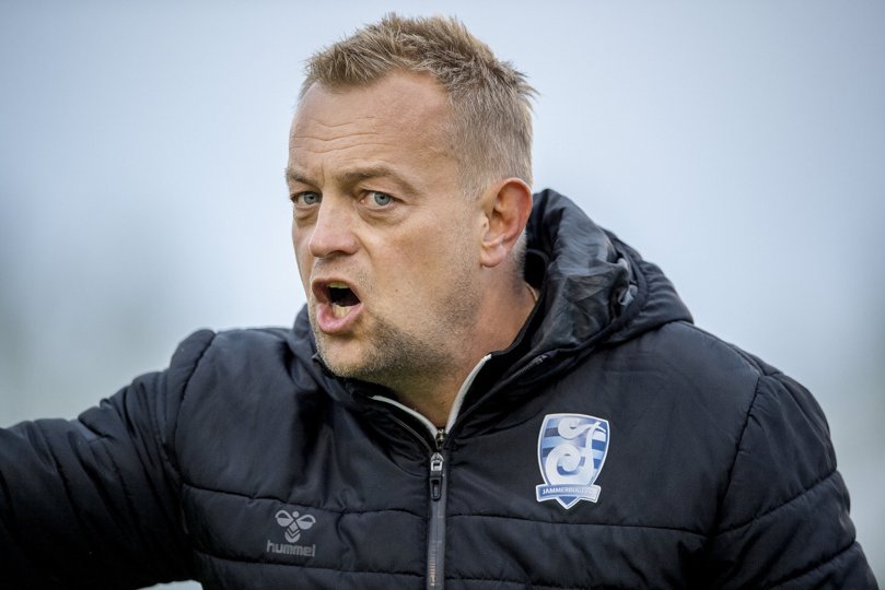 Cheftræner Bo Zinck ærger sig over de to spilleres stop, men beslutningerne møder også fuld forståelse. Arkivfoto: Lars Pauli <i>Foto: Lars Pauli</i>