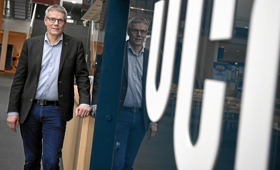 Peter Møller Pedersen, der er uddannelsesdirektør for UCN, ser tallene for uddannelserne i Thisted som en spejling af den generelt bekymrende udvikling på landsplan. <i>Arkivfoto: Mette Nielsen</i>