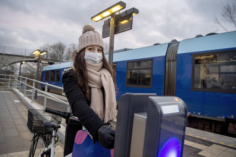 Emel Kilic bor i Aalborg, men bruger ofte Hjørring Øst St., idet hun arbejder på EUC Nord i Hjørring.Foto: Bente Poder