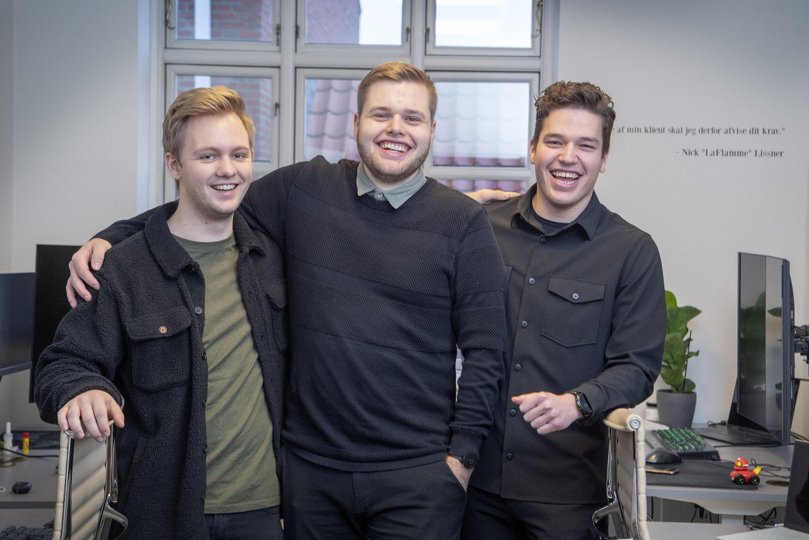 Halvdelen af folkene bag Rabatta. Fra venstre: Frederik Schrøder, Jacob Frandsen og Benjamin Mikkelsen. Foto: Torben Hansen