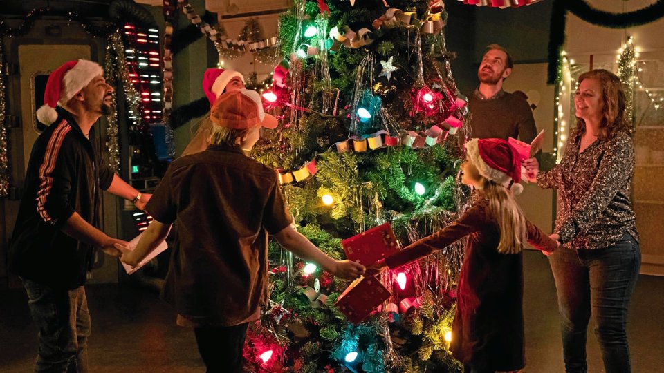 Det blev jul på AstroCamp. Nøøj. Hvem kunne have gættet det? Foto: Christian Geisnæs/TV 2 <i>Christian Geisnæs/TV 2</i>
