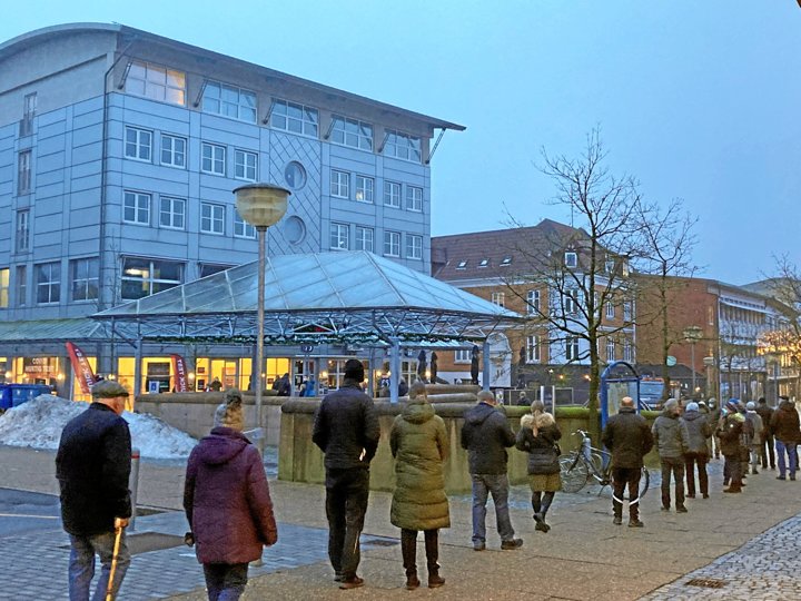 Der var kø fra morgenstunden torsdag.