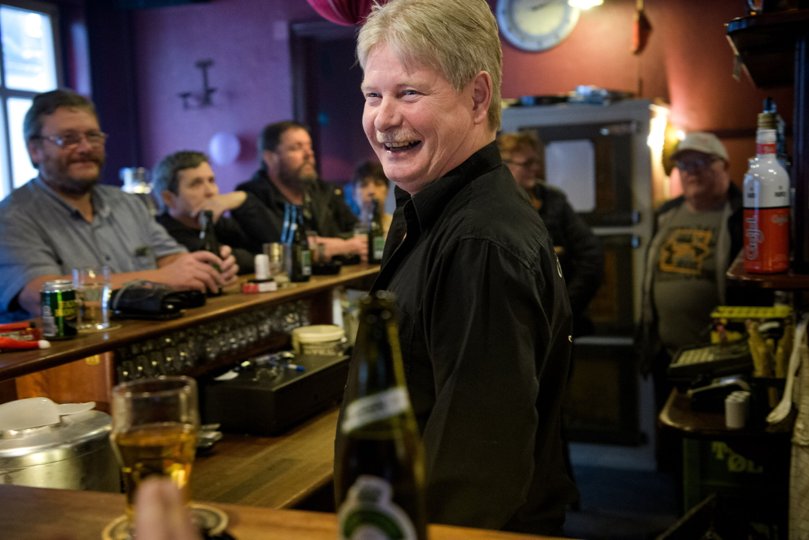 Efter 23 år uden fridage er John Nielsen klar til at stoppe, men afskeden med de trofaste gæster bliver ikke nem, indrømmer han. <i>Bo Lehm</i>