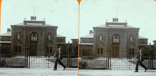 Hjørring Ting- og Arresthus - fotograferet omkring 1910 - og altså inden den nuværende bygning blev opført på stedet i 1919. Foto: Vendsyssel Historiske Museum
