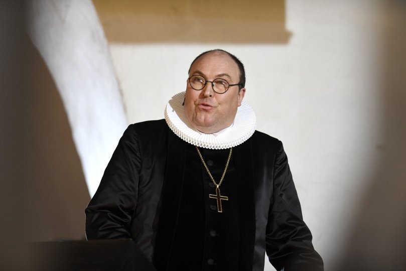 Thomas Reinholdt Rasmussen var ikke smittet op til bispevielsen, men er muligvis blevet det ved selve arrangementet, der skulle have haft deltagelse af hendes majestæt Dronning Margrethe. Foto: Henrik Louis <i>Foto:Henrik Simonsen</i>