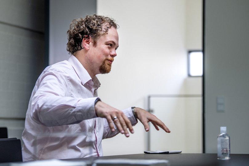 Leder af Kunstbygningen i Vrå, Mathias Risom Toppenberg Kristensen har fået fyresedlen. <i>Foto: Henrik Bo</i>