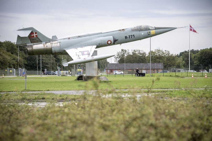 En rapport fra Forsvarsministeriets Ejendomsstyrelse viser, at der er kraftig forurening med PFAS på bl.a. Flyvestation Aalborg, nu skal konsekvenserne undersøges. Foto: Martin Damgård