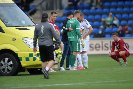 Både med- og modspillere var ramt mentalt i minutterne efter episoden. Foto: Bente Poder