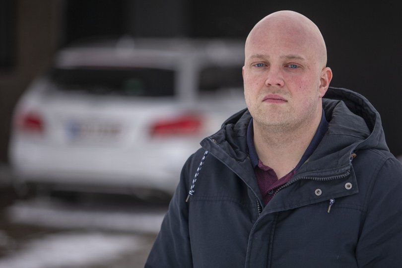 Christoffer Jakobsen føler, at han bliver straffet unødigt, fordi Færdselsstyrelsen har ekstra lange sagsbehandlingstider for generhvervelse af kørekort. Foto Martél Andersen. <i>Foto: Martél Andersen</i>