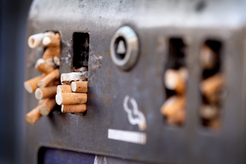 Nu er det sat dato på, hvornår der ikke længere må ryges i arbejdstiden på Nordjyllands største arbejdsplads. Arkivfoto: Torben Hansen
