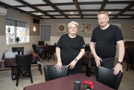 Tidligere var der også festlokaler til selskaber, men der er lavet om, så alle pladserne er til cafeteriagæster. Desuden laver de en hel del mad ud af huset. Foto: Bente Poder