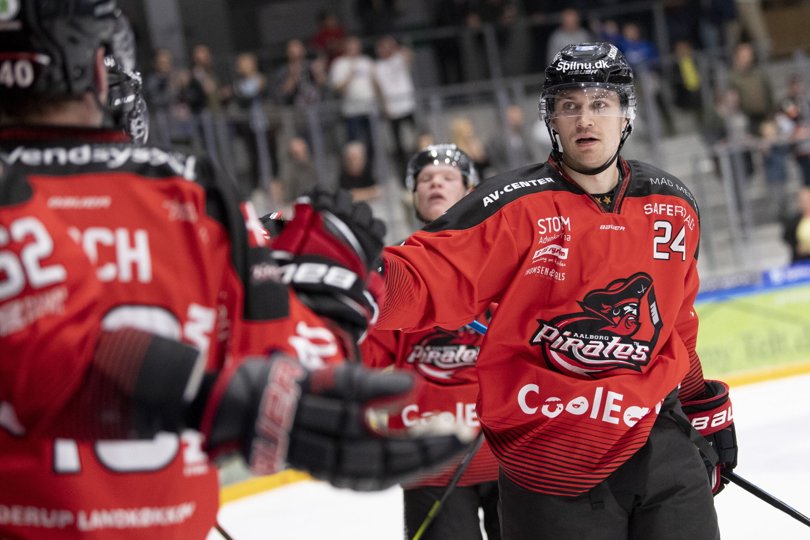 Nikolaj Carstensen stod for det udlignende mål til 1-1, da Aalborg Pirates søndag vandt i Herning. Arkivfoto: Henrik Bo <i>Foto: Henrik Bo</i>