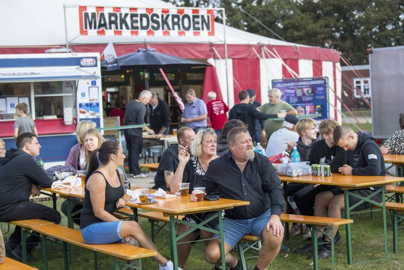 Der var lørdag så godt gang i ølsalget til Store Brønderslev Marked, at markedet måtte melde udsolgt af øl omkring midnat. Arkivfoto: Kim Dahl Hansen <i>Foto: Kim Dahl Hansen</i>