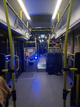 Cirka 20 passagerer har været fanget i linje 54 fra Aalborg mod Hadsund i snart otte timer. Privatfoto.