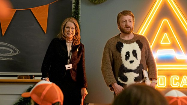 Bolette-Henriette (Søs Egelind) og Panda-Søren (Martin Greis-Rosenthal) skal få børnenes øjne op for naturvidenskabens fantastiske verden. Foto: Christian Geisnæs/TV 2 <i>Christian Geisnæs/TV 2</i>