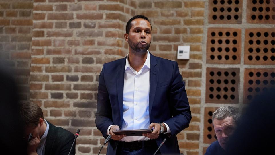 Nuuradiin Hussein valgte at indkalde til ekstraordinært møde i Job- og Velfærdsudvalget, efter Nordjyskes afsløring af hans involvering i en børnesag. <i>Arkivfoto: Henrik Bo</i>