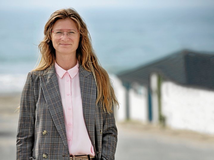 - Jeg kan godt lide at have rammer. At der bliver skrevet en dagsorden og et referat, og at vi følger fastlagte forretningsgange, siger Annette Qvistgaard. Foto: Angelina Owino