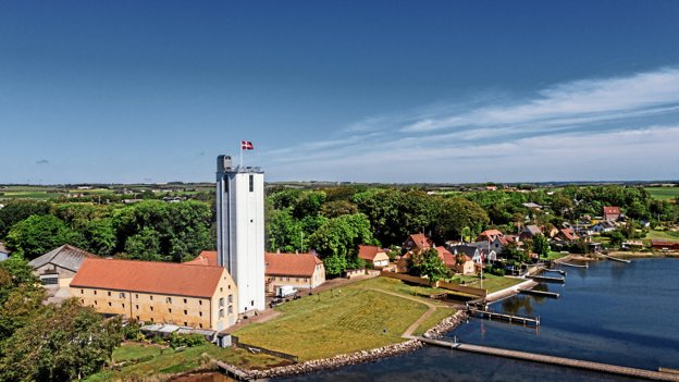 Pakhuset på Doverodde Købmandsgård skal ombygges med forventet åbning i 2024. Foto: Joakim Züger/SMK