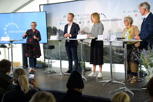 DR-journalist Tine Gøtzsche styrede paneldebatten med fire aktører.Foto: Bo Lehm <i>Bo Lehm</i>