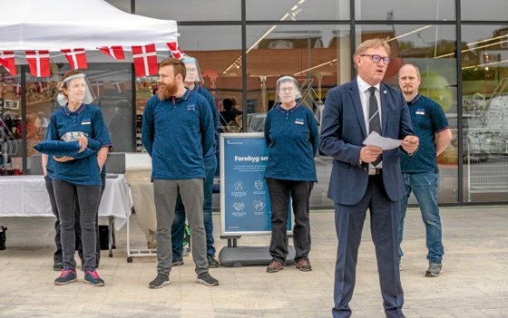 Borgmester Per Bach Laursen holdt åbningstale og roste Aldi for det flotte resultat. Foto: Mogens Lynge